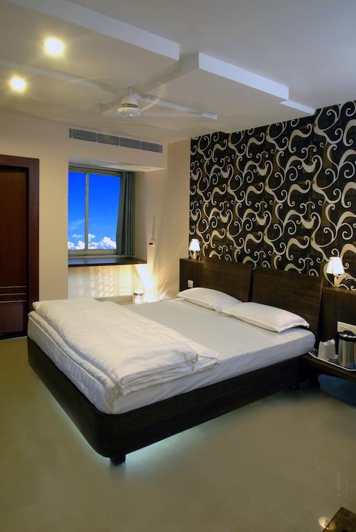Hotel Tulsi Exotic Bhopal Extérieur photo
